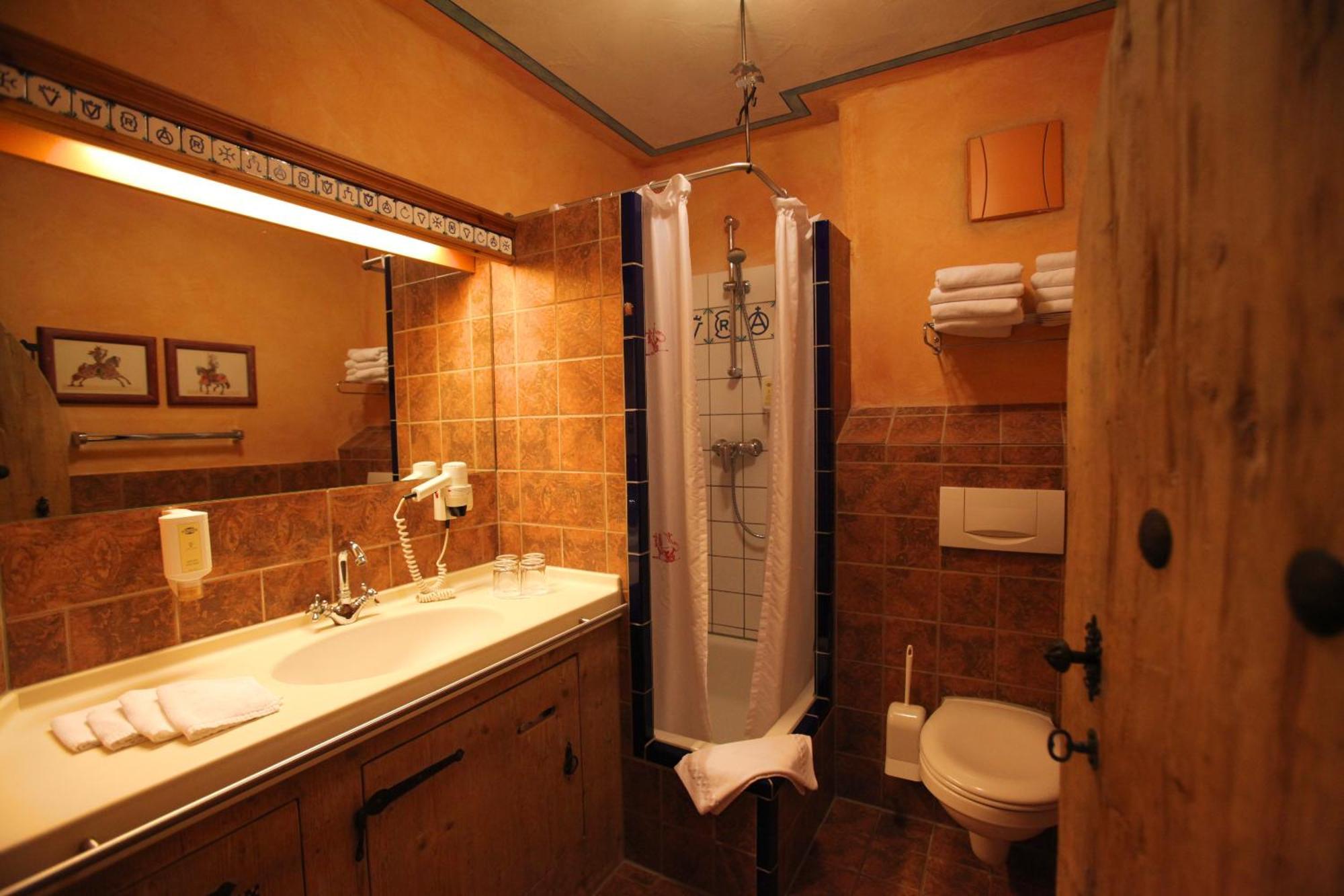 4-Sterne Burghotel Castillo Alcazar, Europa-Park Freizeitpark & Erlebnis-Resort Руст Экстерьер фото